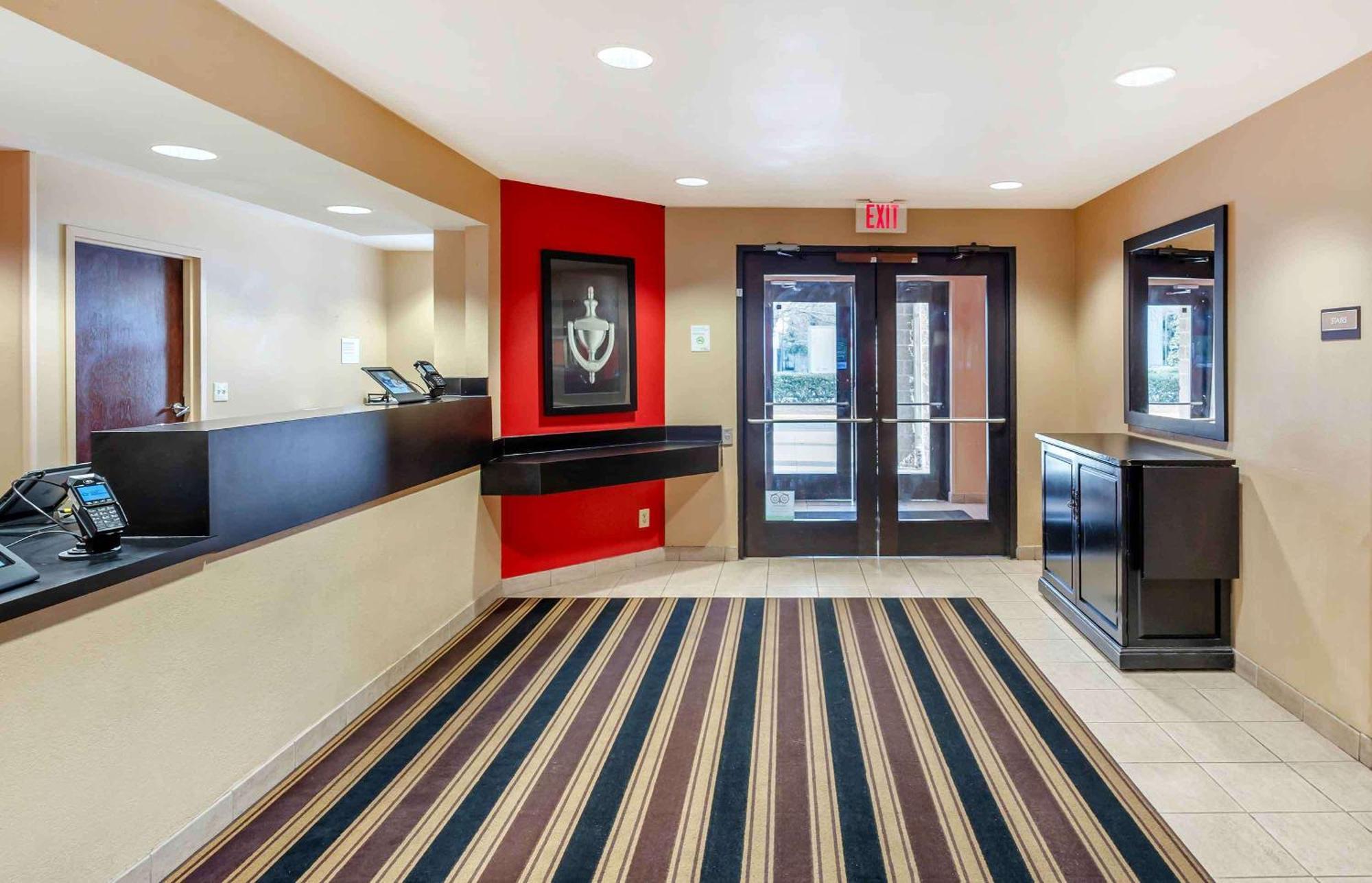 Extended Stay America Suites - Hampton - Coliseum Exterior photo